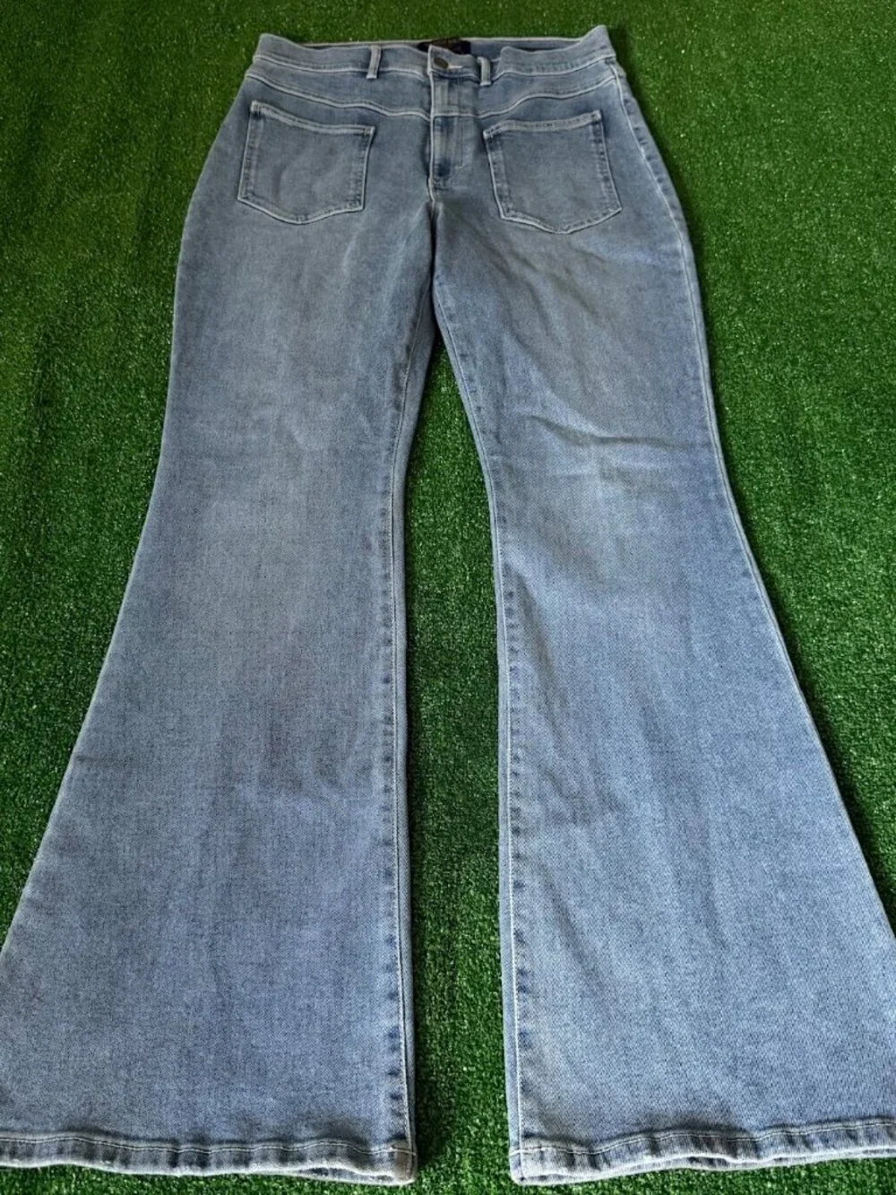 Gloria Vanderbilt Chrissie High Rise Flare Jeans Women's 31/12 Patch Pocket